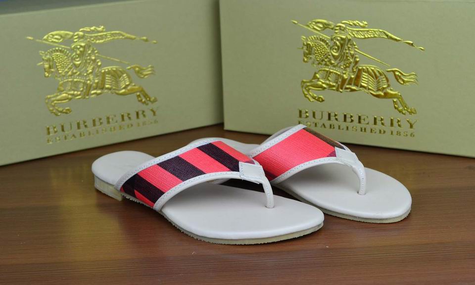 Burberry women slippers AAA-003(35-42)