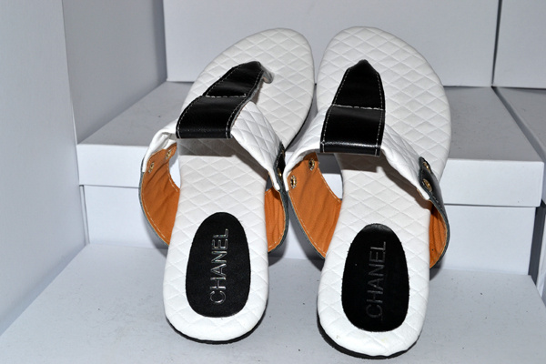CHNL women slippers AAA-004