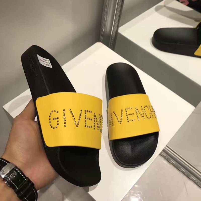 Givenchy women slippers AAA-015(35-40)