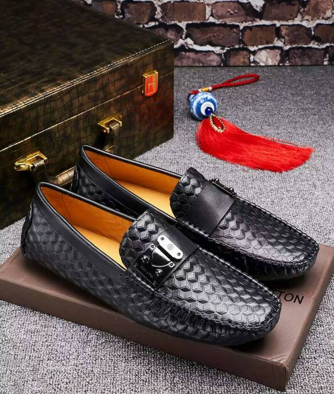 LV Men shoes 1:1 quality-010