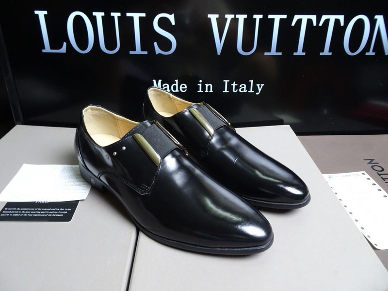 LV Men shoes 1:1 quality-013
