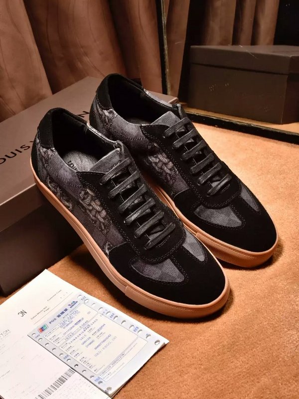 LV Men shoes 1:1 quality-018