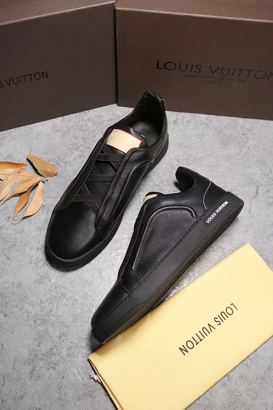 LV Men shoes 1:1 quality-056