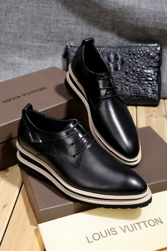 LV Men shoes 1:1 quality-080
