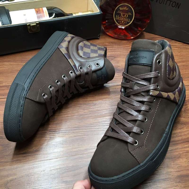 LV Men shoes 1:1 quality-242