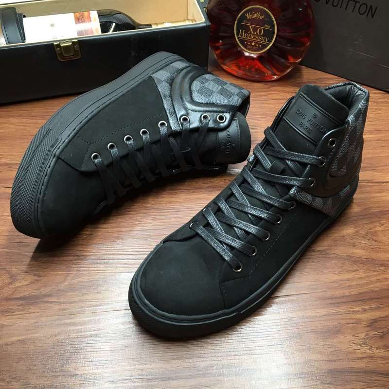 LV Men shoes 1:1 quality-243