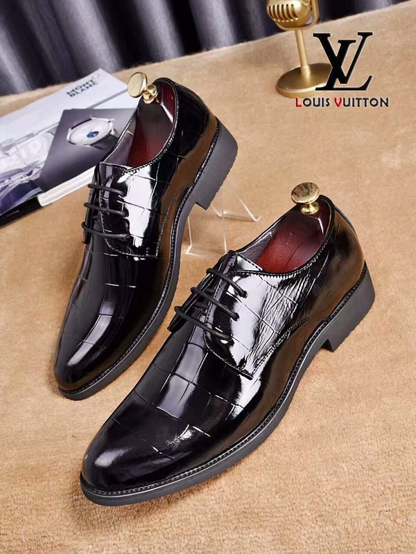 LV Men shoes 1:1 quality-332