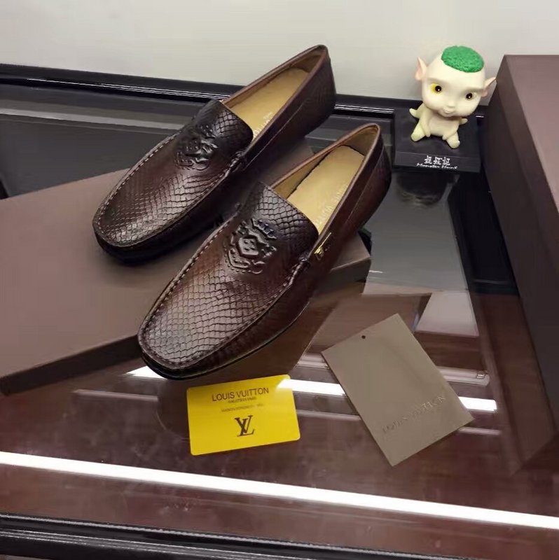 LV Men shoes 1:1 quality-405