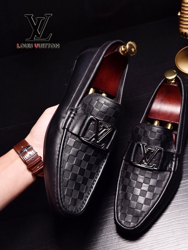 LV Men shoes 1:1 quality-522