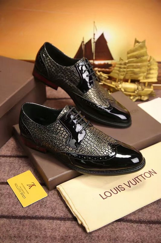 LV Men shoes 1:1 quality-527