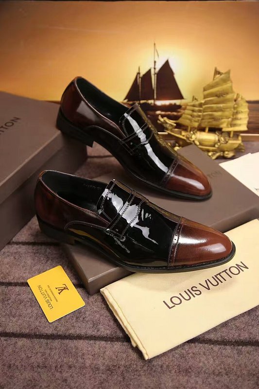 LV Men shoes 1:1 quality-528