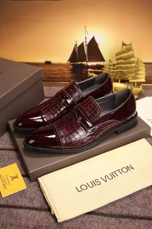 LV Men shoes 1:1 quality-529