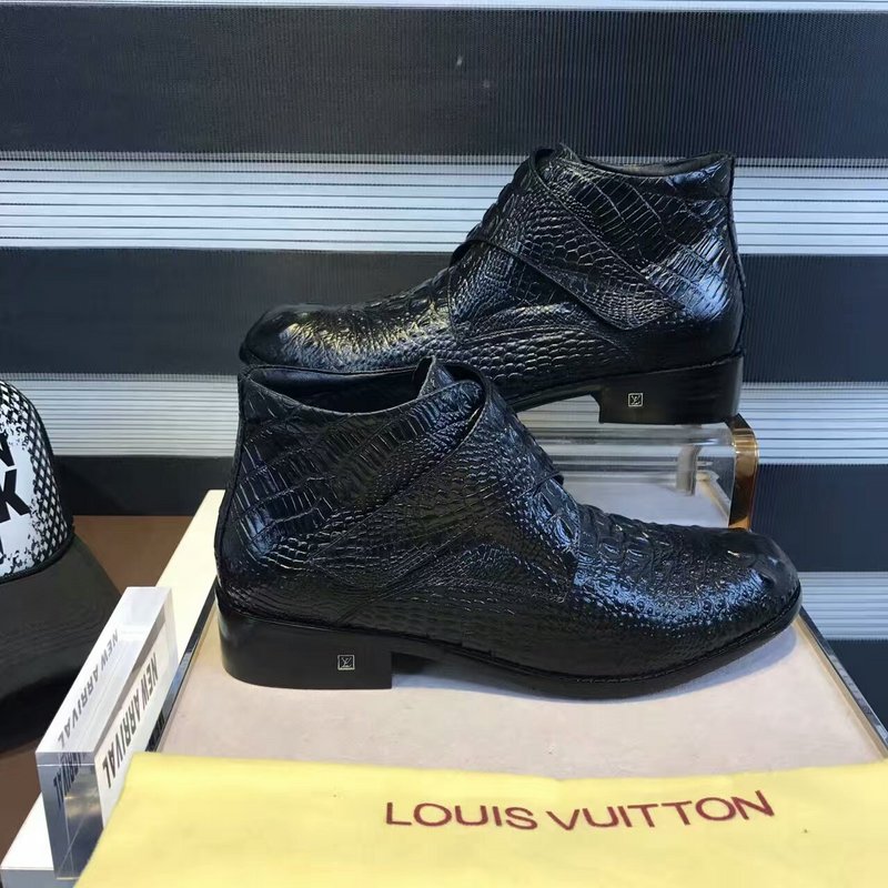 LV Men shoes 1:1 quality-550