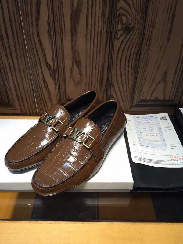 LV Men shoes 1:1 quality-572