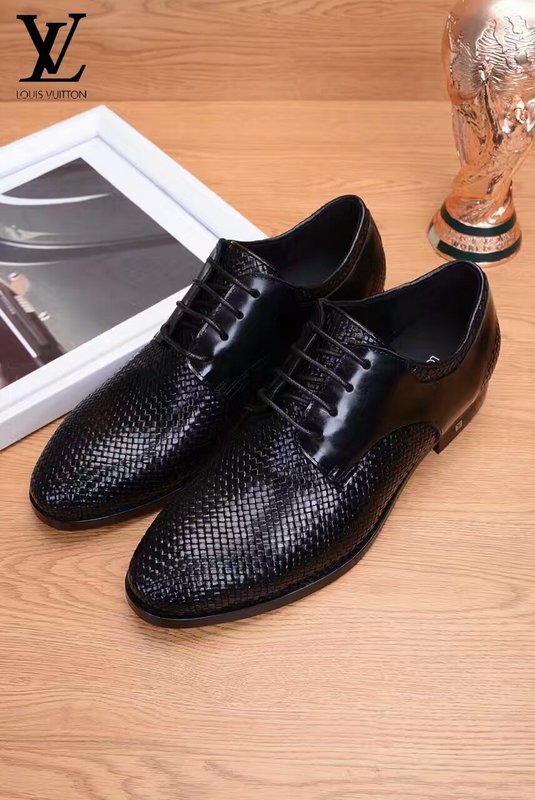 LV Men shoes 1:1 quality-582
