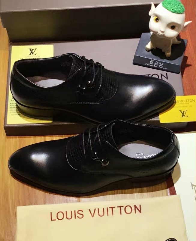 LV Men shoes 1:1 quality-586