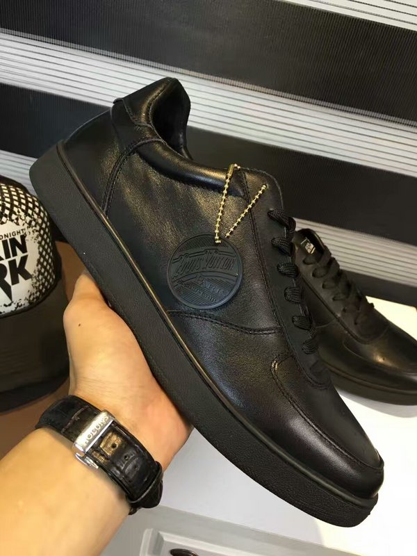 LV Men shoes 1:1 quality-628