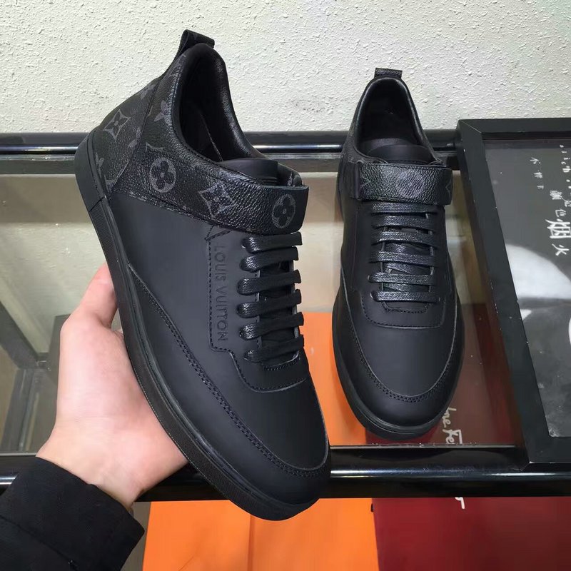 LV Men shoes 1:1 quality-700