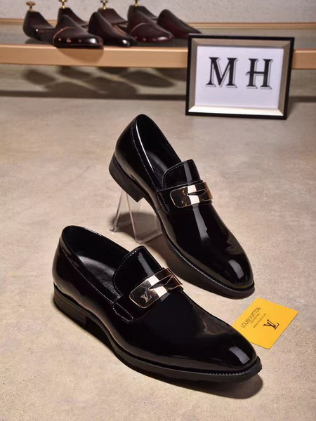 LV Men shoes 1:1 quality-906