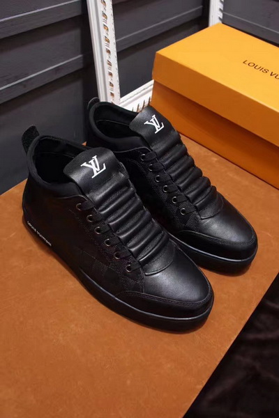 LV Men shoes 1:1 quality-935