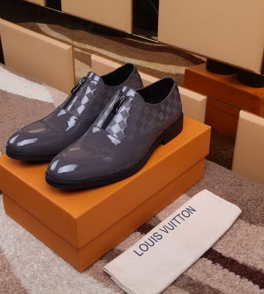LV Men shoes 1:1 quality-943