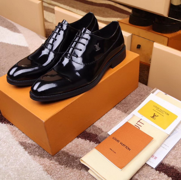 LV Men shoes 1:1 quality-958