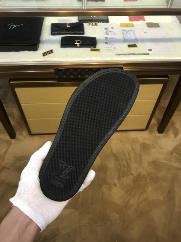 LV men slippers AAA(38-45)-160