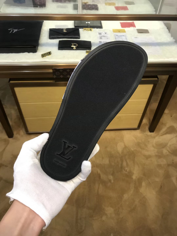 LV men slippers AAA(38-45)-168