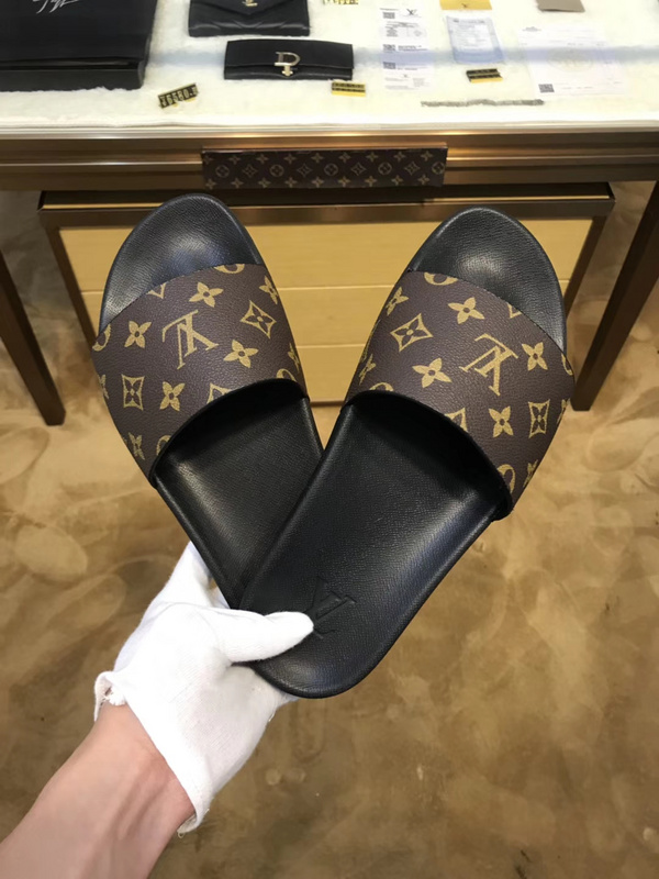 LV men slippers AAA(38-45)-169