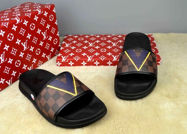 LV men slippers AAA(38-45)-209