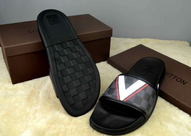 LV men slippers AAA(38-45)-211