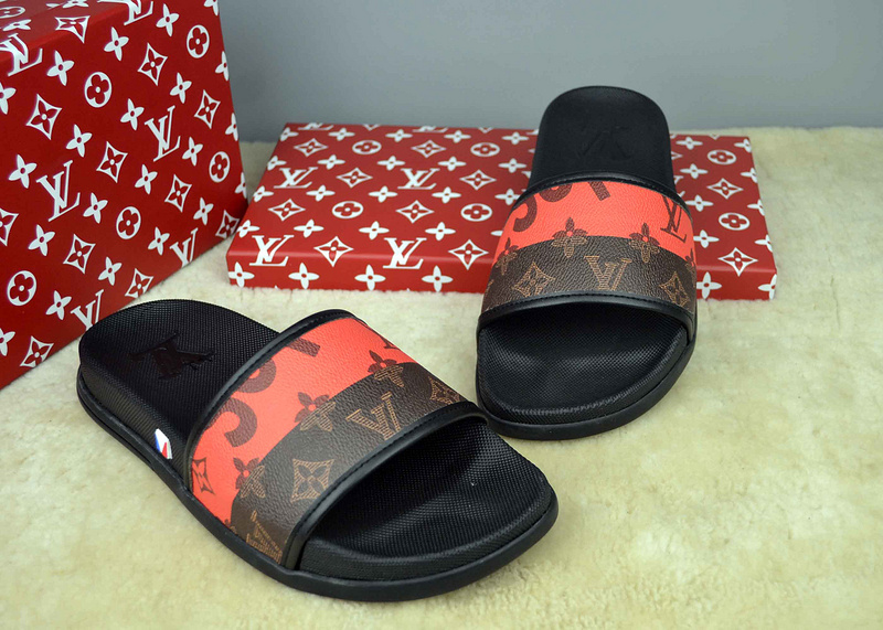 LV men slippers AAA(38-45)-215