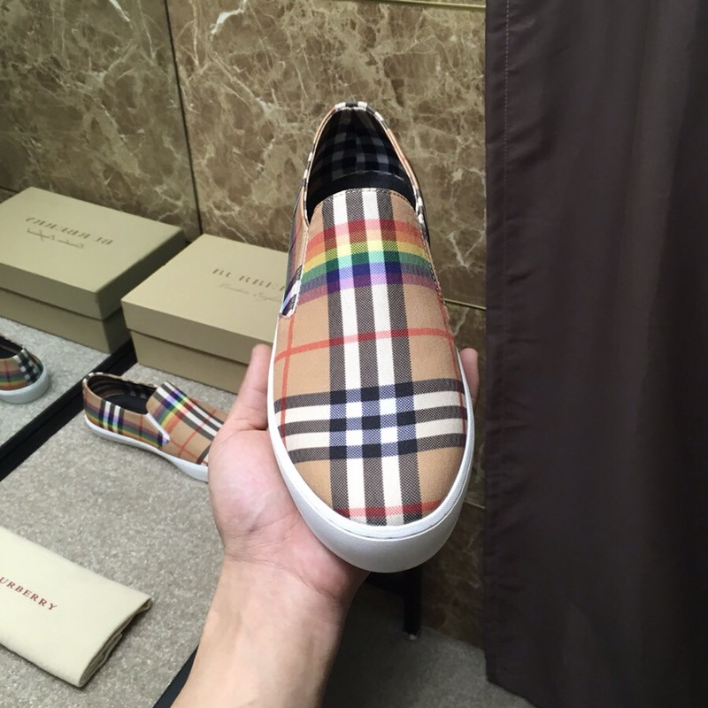 Burberry men shoes 1;1 quality-068