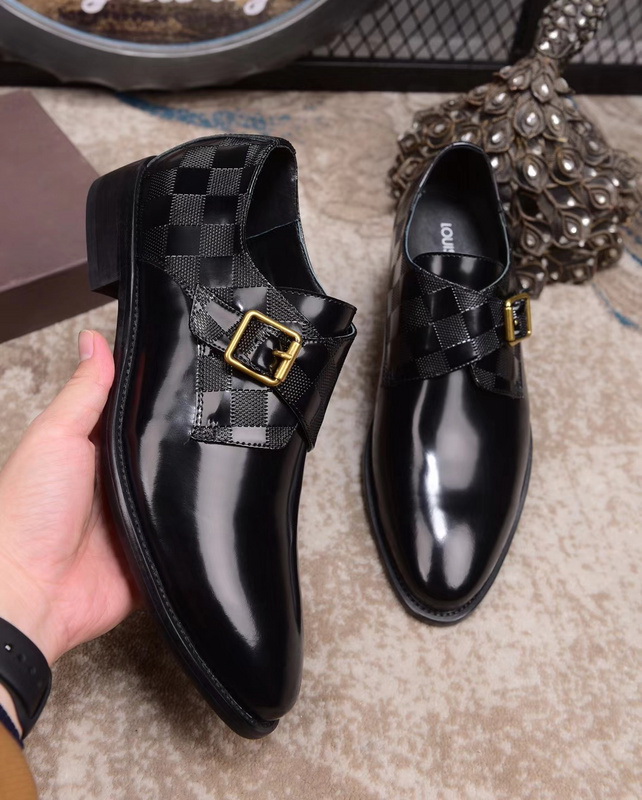 LV Men shoes 1:1 quality-1135