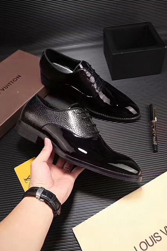 LV Men shoes 1:1 quality-1186