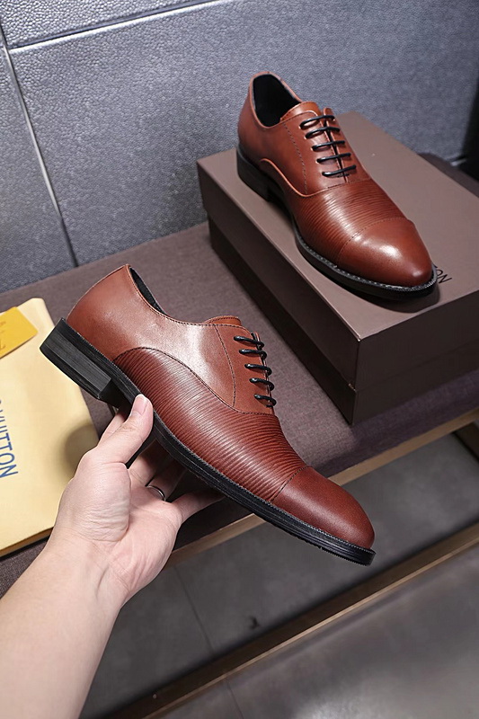 LV Men shoes 1:1 quality-1370