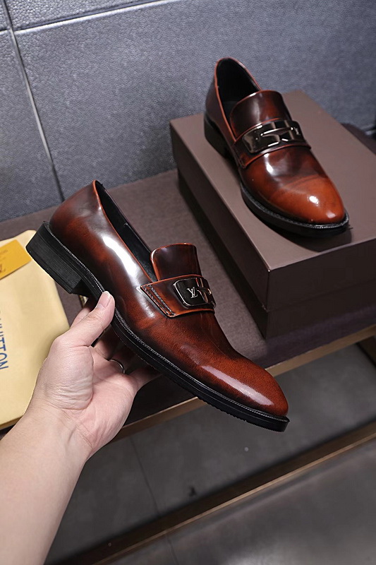 LV Men shoes 1:1 quality-1374