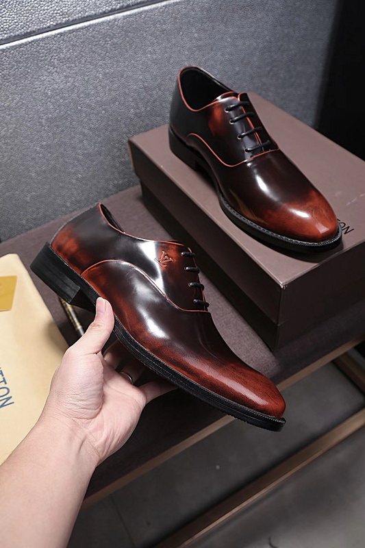 LV Men shoes 1:1 quality-1376