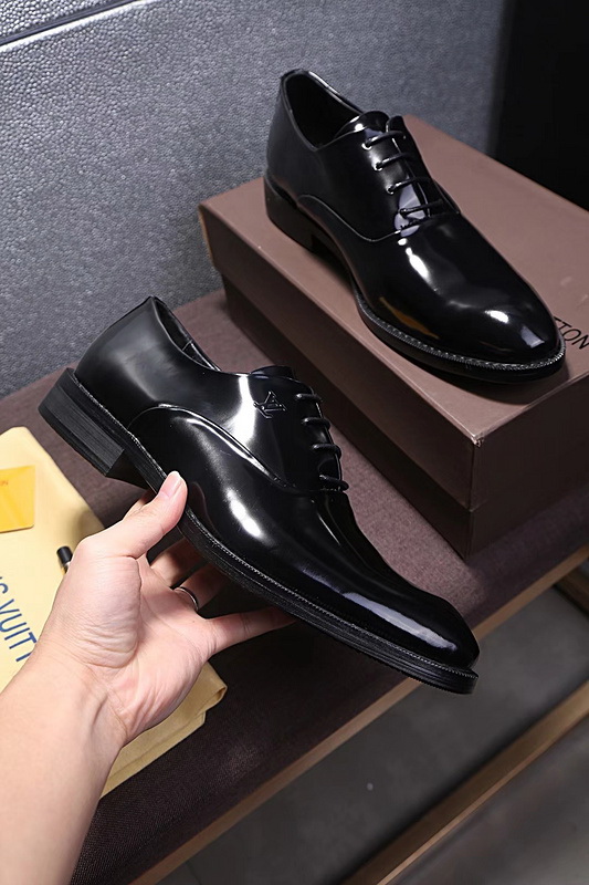 LV Men shoes 1:1 quality-1377