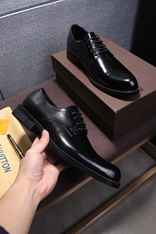 LV Men shoes 1:1 quality-1380