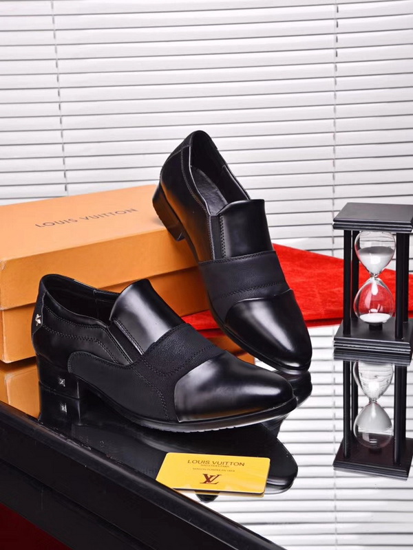 LV Men shoes 1:1 quality-1384
