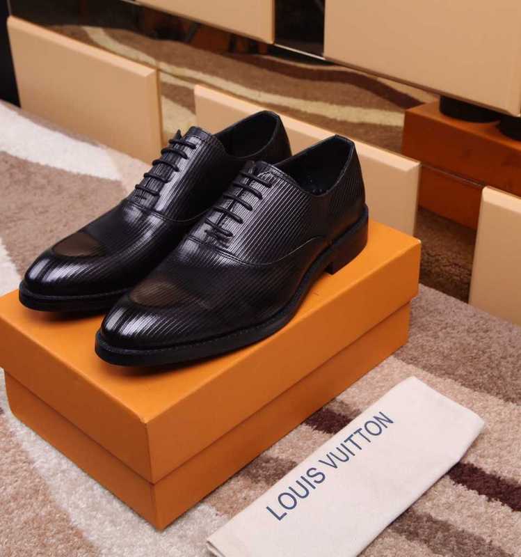 LV Men shoes 1:1 quality-1409