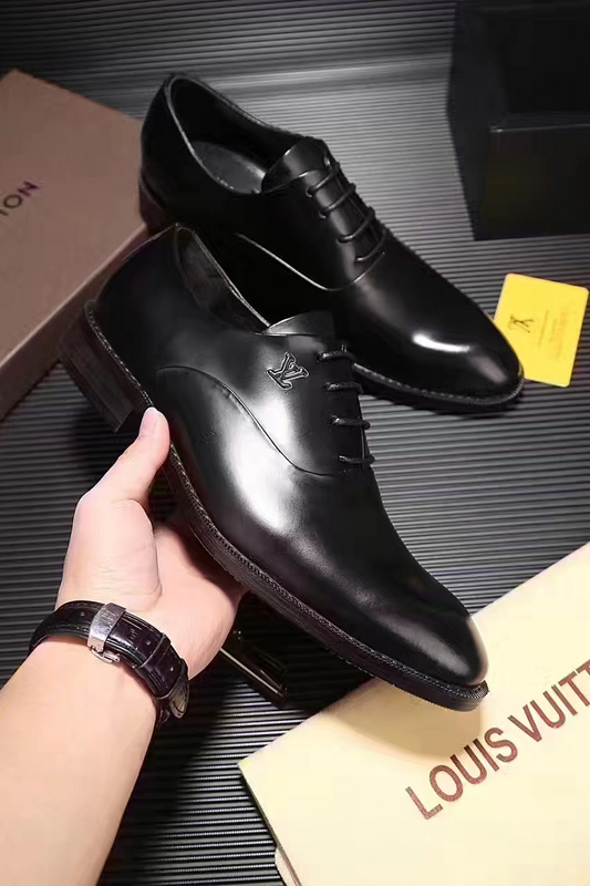 LV Men shoes 1:1 quality-1439