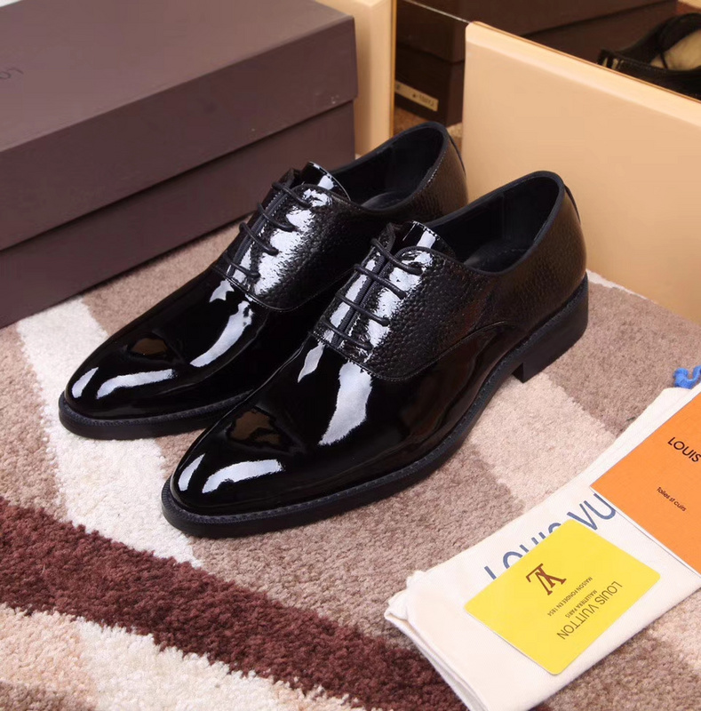 LV Men shoes 1:1 quality-1455