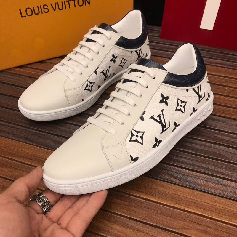 LV Men shoes 1:1 quality-1484