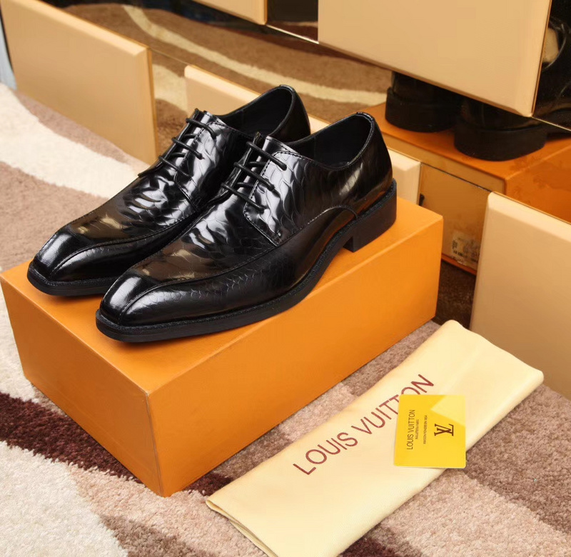 LV Men shoes 1:1 quality-1490
