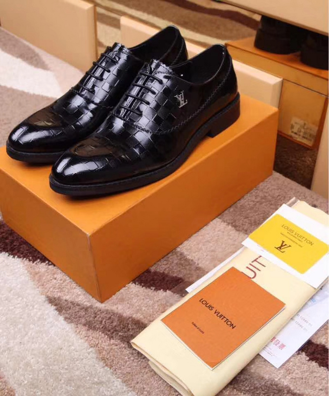 LV Men shoes 1:1 quality-1528