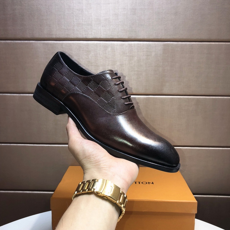 LV Men shoes 1;1 quality-1913