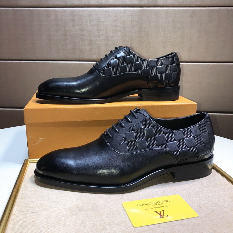 LV Men shoes 1;1 quality-1915