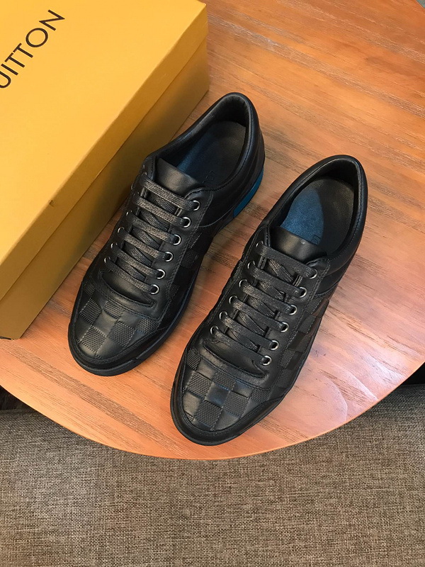LV Men shoes 1;1 quality-1957